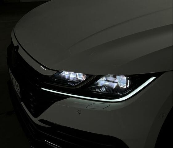 Белый Фольксваген Arteon, объемом двигателя 2 л и пробегом 100 тыс. км за 33500 $, фото 12 на Automoto.ua