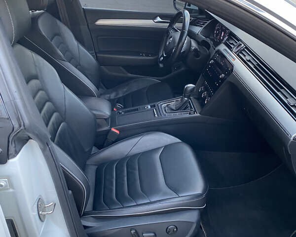 Белый Фольксваген Arteon, объемом двигателя 1.98 л и пробегом 89 тыс. км за 21900 $, фото 27 на Automoto.ua