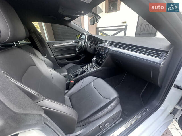 Білий Фольксваген Arteon, об'ємом двигуна 2 л та пробігом 147 тис. км за 19500 $, фото 17 на Automoto.ua