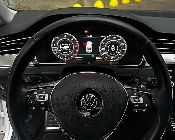Белый Фольксваген Arteon, объемом двигателя 1.97 л и пробегом 81 тыс. км за 28900 $, фото 1 на Automoto.ua