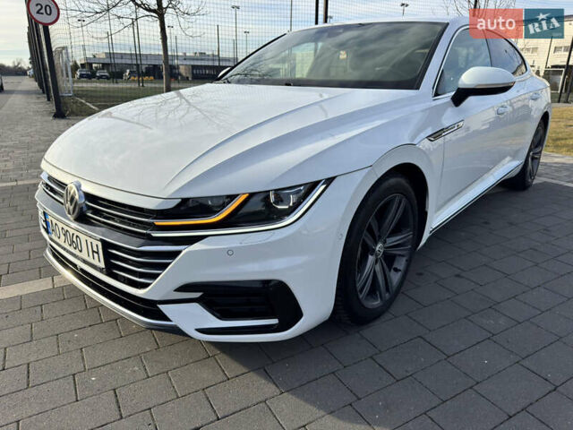 Белый Фольксваген Arteon, объемом двигателя 2 л и пробегом 215 тыс. км за 25999 $, фото 10 на Automoto.ua