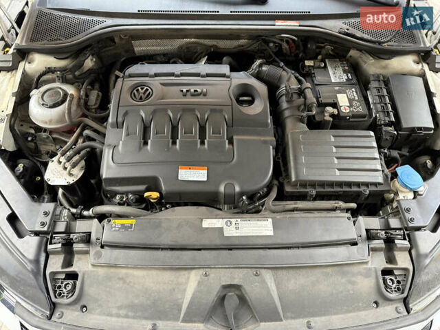 Белый Фольксваген Arteon, объемом двигателя 2 л и пробегом 154 тыс. км за 27600 $, фото 56 на Automoto.ua