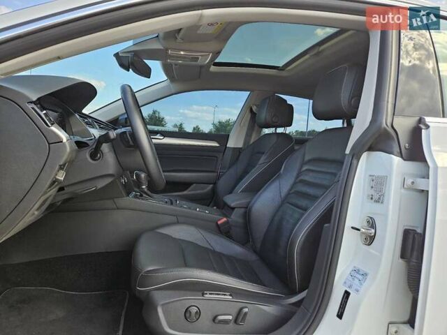 Білий Фольксваген Arteon, об'ємом двигуна 2 л та пробігом 150 тис. км за 27900 $, фото 17 на Automoto.ua