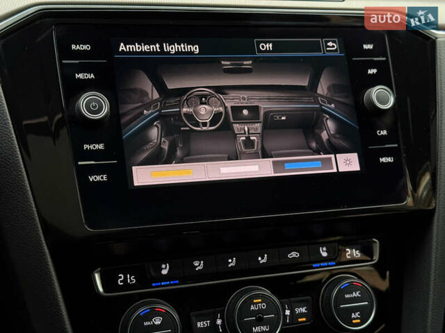 Белый Фольксваген Arteon, объемом двигателя 2 л и пробегом 154 тыс. км за 27600 $, фото 39 на Automoto.ua