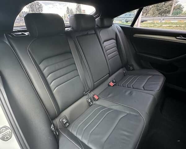 Белый Фольксваген Arteon, объемом двигателя 1.98 л и пробегом 46 тыс. км за 23900 $, фото 28 на Automoto.ua