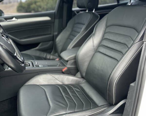 Білий Фольксваген Arteon, об'ємом двигуна 1.98 л та пробігом 46 тис. км за 24950 $, фото 32 на Automoto.ua