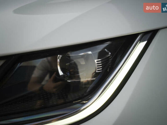 Білий Фольксваген Arteon, об'ємом двигуна 2 л та пробігом 146 тис. км за 28700 $, фото 14 на Automoto.ua