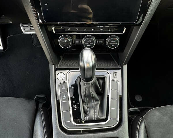 Белый Фольксваген Arteon, объемом двигателя 2 л и пробегом 215 тыс. км за 25999 $, фото 60 на Automoto.ua