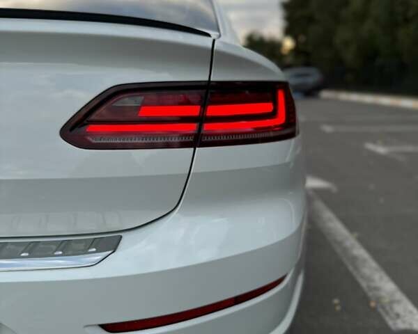 Белый Фольксваген Arteon, объемом двигателя 1.98 л и пробегом 46 тыс. км за 23900 $, фото 10 на Automoto.ua