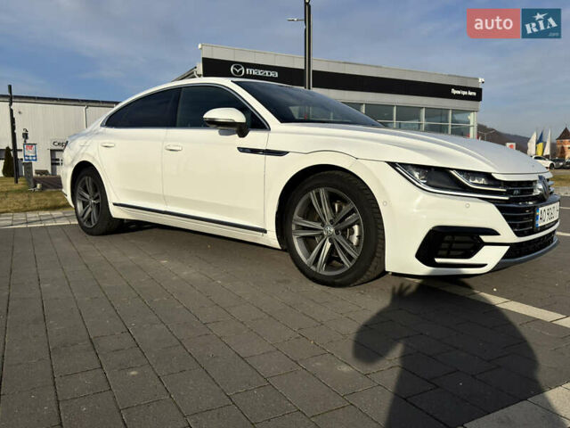 Белый Фольксваген Arteon, объемом двигателя 2 л и пробегом 215 тыс. км за 25999 $, фото 24 на Automoto.ua