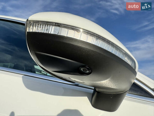 Белый Фольксваген Arteon, объемом двигателя 2 л и пробегом 215 тыс. км за 25999 $, фото 40 на Automoto.ua