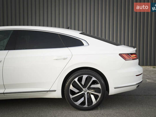 Білий Фольксваген Arteon, об'ємом двигуна 2 л та пробігом 146 тис. км за 28700 $, фото 4 на Automoto.ua