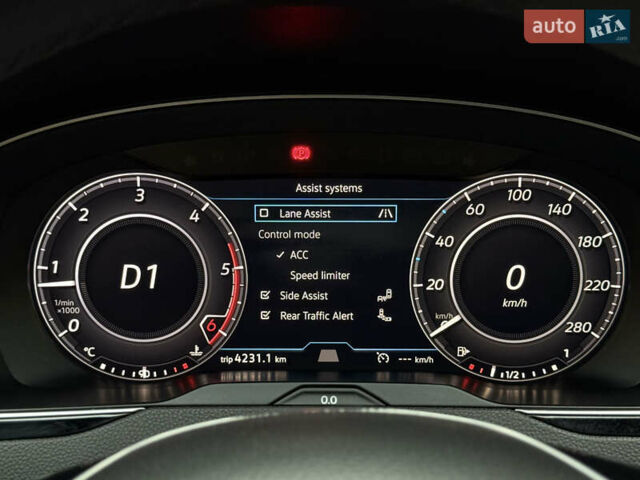 Белый Фольксваген Arteon, объемом двигателя 2 л и пробегом 154 тыс. км за 27600 $, фото 41 на Automoto.ua