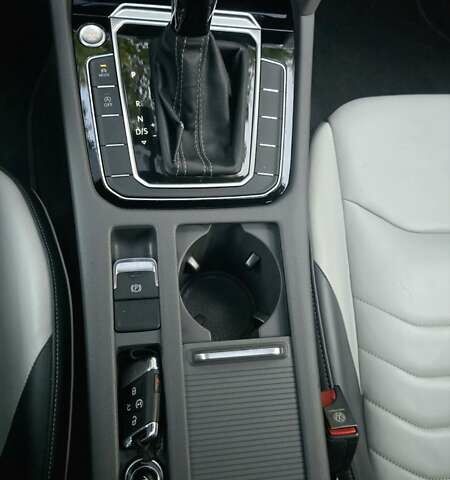 Білий Фольксваген Arteon, об'ємом двигуна 1.98 л та пробігом 87 тис. км за 26500 $, фото 24 на Automoto.ua