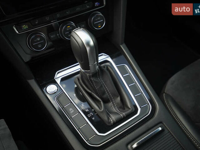 Білий Фольксваген Arteon, об'ємом двигуна 2 л та пробігом 146 тис. км за 28700 $, фото 49 на Automoto.ua