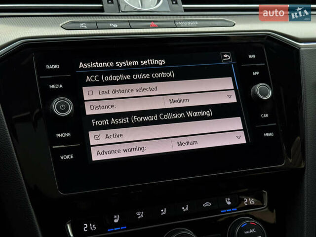 Белый Фольксваген Arteon, объемом двигателя 2 л и пробегом 154 тыс. км за 27600 $, фото 36 на Automoto.ua