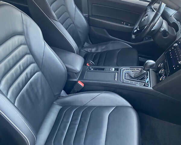 Белый Фольксваген Arteon, объемом двигателя 1.98 л и пробегом 89 тыс. км за 21900 $, фото 28 на Automoto.ua