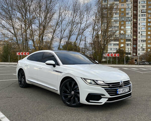 Белый Фольксваген Arteon, объемом двигателя 1.98 л и пробегом 89 тыс. км за 21900 $, фото 2 на Automoto.ua