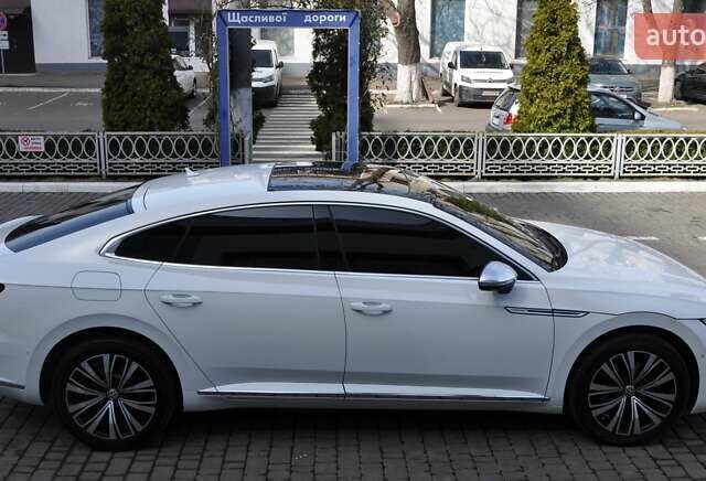 Белый Фольксваген Arteon, объемом двигателя 2 л и пробегом 80 тыс. км за 28900 $, фото 9 на Automoto.ua