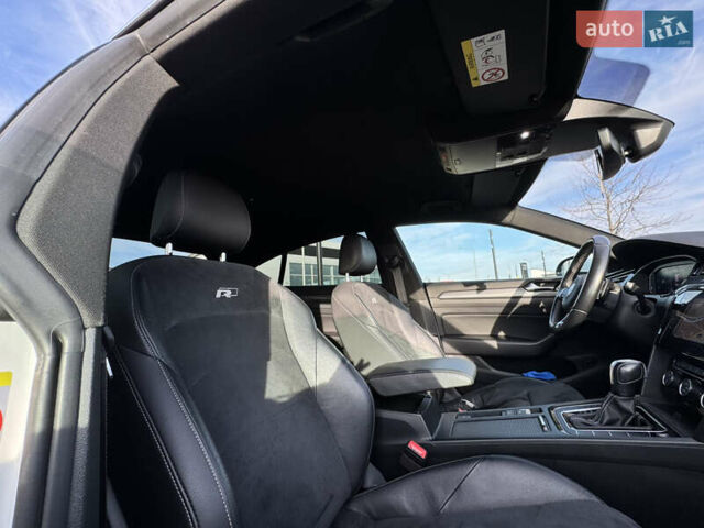 Белый Фольксваген Arteon, объемом двигателя 2 л и пробегом 215 тыс. км за 25999 $, фото 67 на Automoto.ua