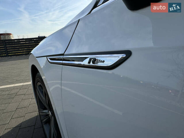 Белый Фольксваген Arteon, объемом двигателя 2 л и пробегом 215 тыс. км за 25999 $, фото 37 на Automoto.ua