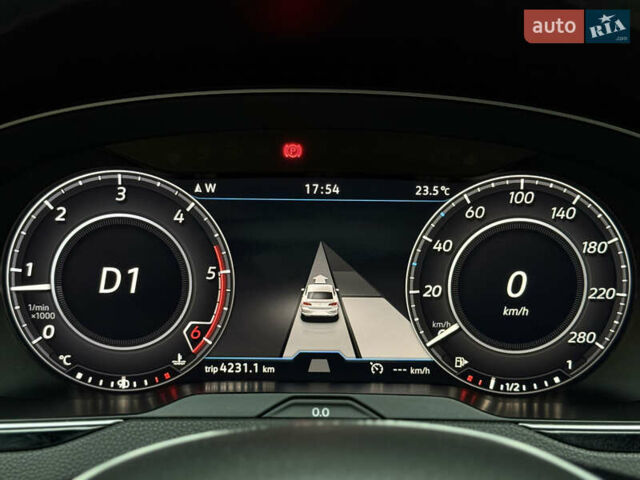 Белый Фольксваген Arteon, объемом двигателя 2 л и пробегом 154 тыс. км за 27600 $, фото 40 на Automoto.ua