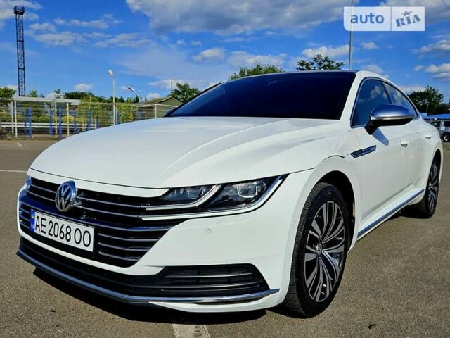 Білий Фольксваген Arteon, об'ємом двигуна 2 л та пробігом 150 тис. км за 27900 $, фото 1 на Automoto.ua