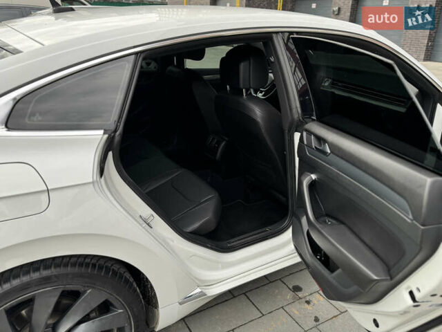 Белый Фольксваген Arteon, объемом двигателя 1.98 л и пробегом 148 тыс. км за 21500 $, фото 21 на Automoto.ua