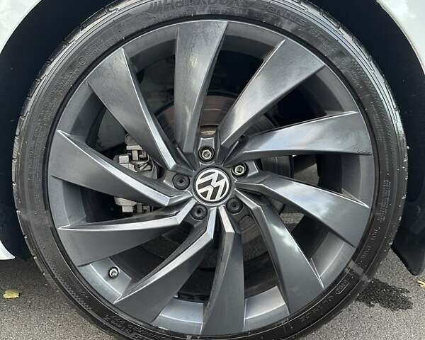 Белый Фольксваген Arteon, объемом двигателя 1.98 л и пробегом 46 тыс. км за 23900 $, фото 7 на Automoto.ua