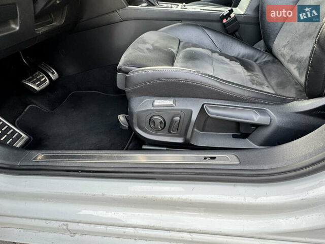 Белый Фольксваген Arteon, объемом двигателя 2 л и пробегом 215 тыс. км за 25999 $, фото 75 на Automoto.ua