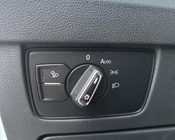 Белый Фольксваген Arteon, объемом двигателя 1.98 л и пробегом 46 тыс. км за 23900 $, фото 26 на Automoto.ua