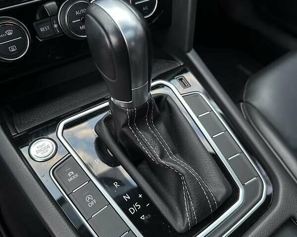 Белый Фольксваген Arteon, объемом двигателя 1.98 л и пробегом 46 тыс. км за 23900 $, фото 33 на Automoto.ua