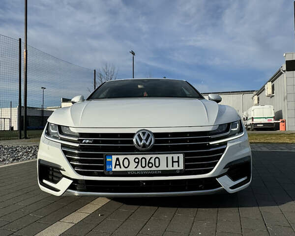 Белый Фольксваген Arteon, объемом двигателя 2 л и пробегом 215 тыс. км за 25999 $, фото 15 на Automoto.ua