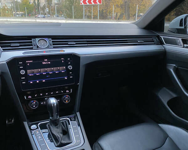 Белый Фольксваген Arteon, объемом двигателя 1.98 л и пробегом 89 тыс. км за 21900 $, фото 32 на Automoto.ua