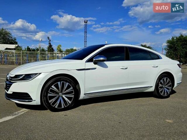 Білий Фольксваген Arteon, об'ємом двигуна 2 л та пробігом 150 тис. км за 27900 $, фото 3 на Automoto.ua
