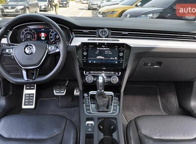 Белый Фольксваген Arteon, объемом двигателя 2 л и пробегом 80 тыс. км за 28900 $, фото 28 на Automoto.ua
