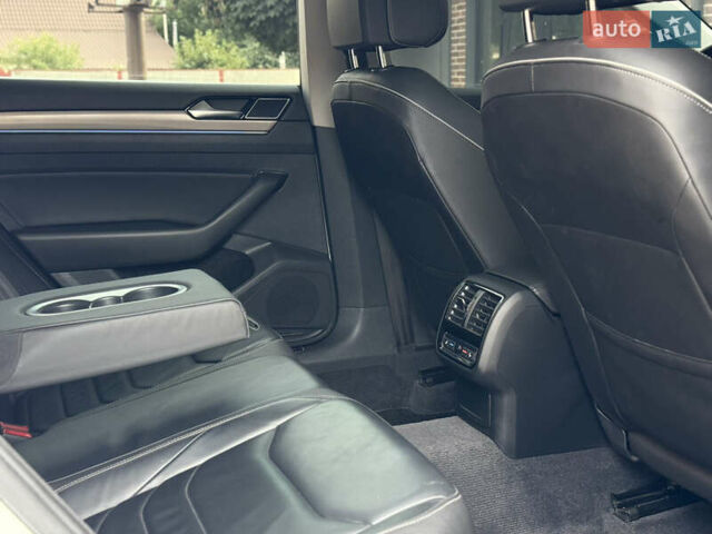 Белый Фольксваген Arteon, объемом двигателя 2 л и пробегом 154 тыс. км за 27600 $, фото 47 на Automoto.ua