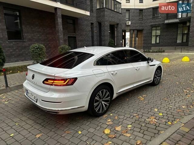 Белый Фольксваген Arteon, объемом двигателя 1.97 л и пробегом 81 тыс. км за 28900 $, фото 2 на Automoto.ua