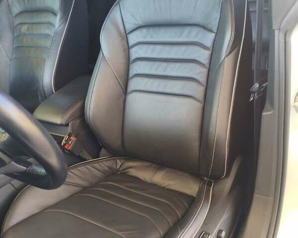 Белый Фольксваген Arteon, объемом двигателя 2 л и пробегом 98 тыс. км за 21000 $, фото 22 на Automoto.ua