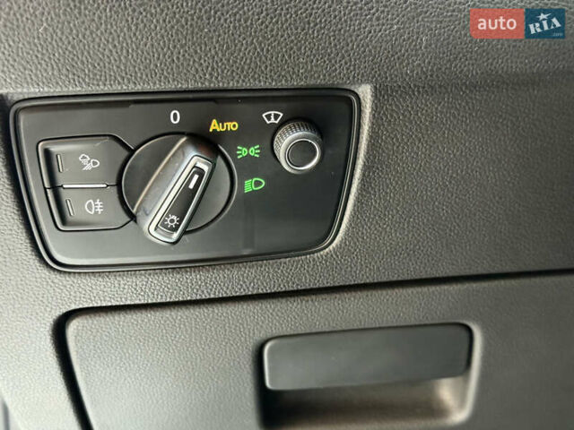 Белый Фольксваген Arteon, объемом двигателя 2 л и пробегом 154 тыс. км за 27600 $, фото 26 на Automoto.ua