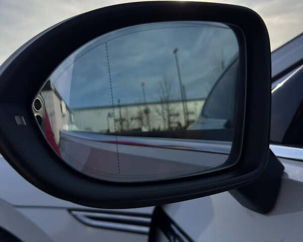 Белый Фольксваген Arteon, объемом двигателя 2 л и пробегом 215 тыс. км за 25999 $, фото 42 на Automoto.ua