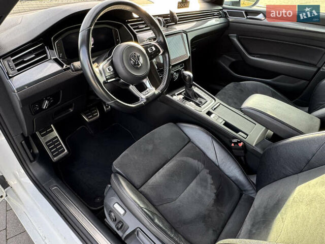 Белый Фольксваген Arteon, объемом двигателя 2 л и пробегом 215 тыс. км за 25999 $, фото 50 на Automoto.ua
