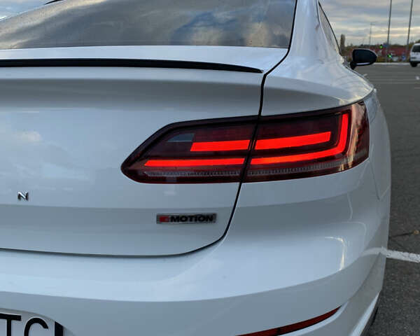 Белый Фольксваген Arteon, объемом двигателя 1.98 л и пробегом 89 тыс. км за 21900 $, фото 16 на Automoto.ua