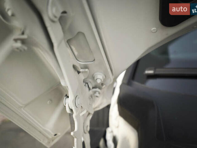 Білий Фольксваген Arteon, об'ємом двигуна 2 л та пробігом 146 тис. км за 28700 $, фото 27 на Automoto.ua