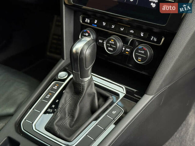 Белый Фольксваген Arteon, объемом двигателя 2 л и пробегом 154 тыс. км за 27600 $, фото 33 на Automoto.ua