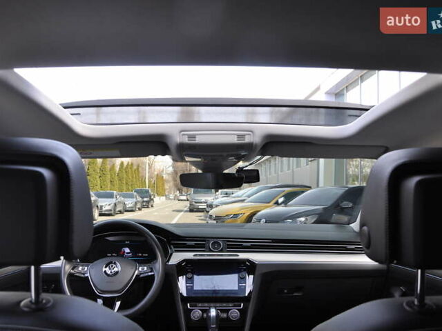 Белый Фольксваген Arteon, объемом двигателя 2 л и пробегом 80 тыс. км за 28900 $, фото 19 на Automoto.ua