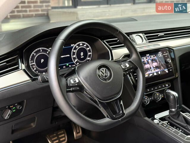 Белый Фольксваген Arteon, объемом двигателя 2 л и пробегом 154 тыс. км за 27600 $, фото 27 на Automoto.ua