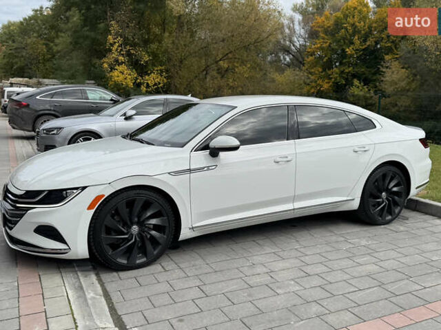 Белый Фольксваген Arteon, объемом двигателя 1.98 л и пробегом 148 тыс. км за 21500 $, фото 1 на Automoto.ua