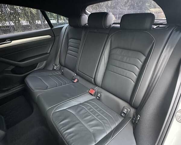 Белый Фольксваген Arteon, объемом двигателя 1.98 л и пробегом 46 тыс. км за 23900 $, фото 17 на Automoto.ua