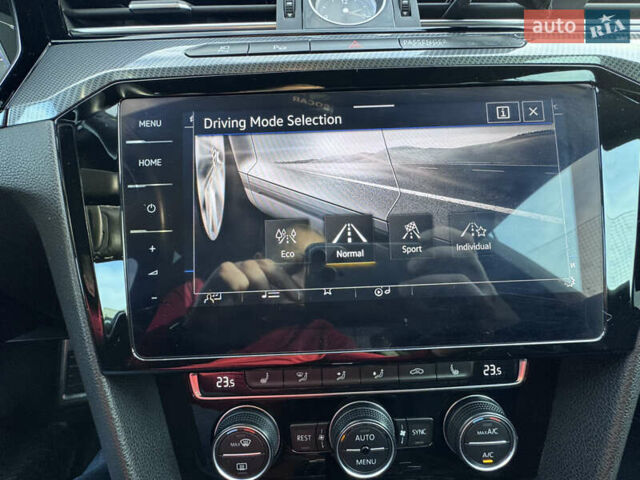 Белый Фольксваген Arteon, объемом двигателя 2 л и пробегом 215 тыс. км за 25999 $, фото 68 на Automoto.ua